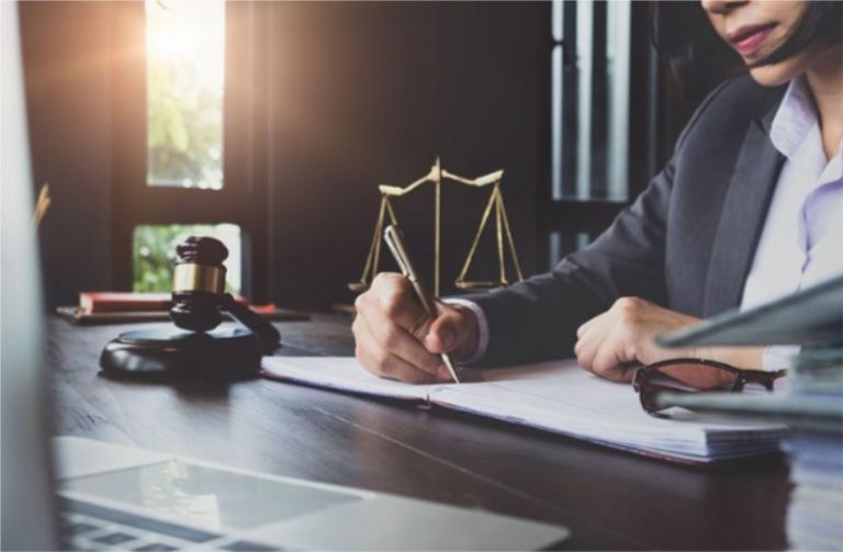 How a DUI Lawyer Helps Navigate DUI Charges